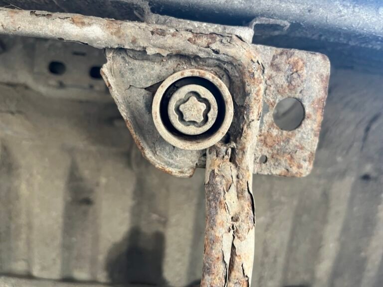 nissan primastar wheel locking nut key replacement