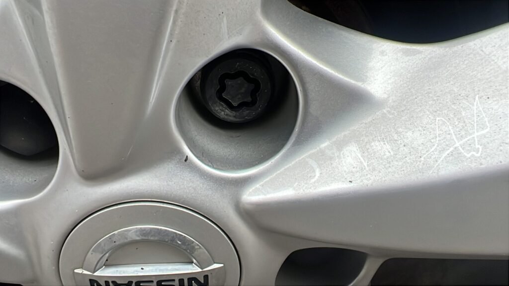 Nissan Qashqai wheel locking nut key replacement