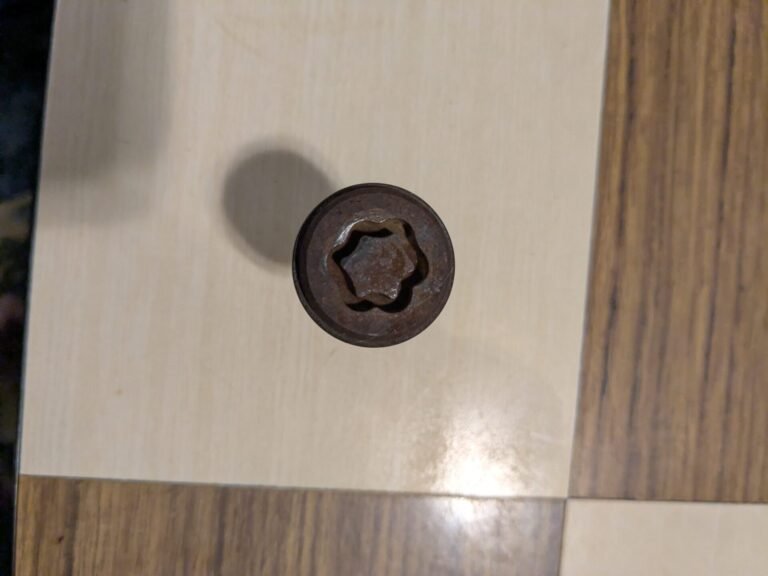 Nissan Qashqai wheel locking nut key replacement