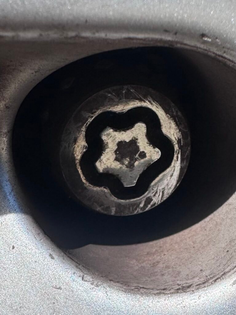 Nissan Qashqai wheel locking nut key replacement