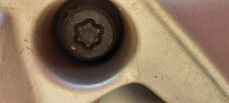 Nissan Qashqai wheel locking nut key replacement