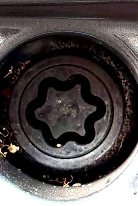 Nissan Qashqai wheel locking nut key replacement