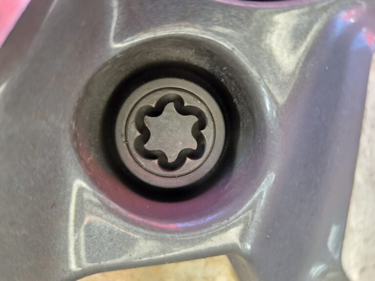 Nissan Qashqai wheel locking nut key replacement