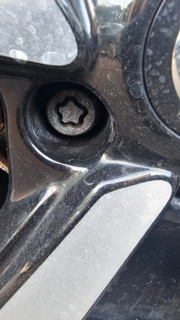 Nissan Qashqai wheel locking nut key replacement