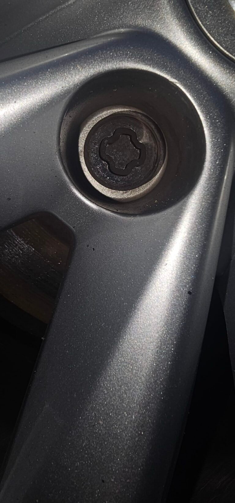 Nissan Qashqai wheel locking nut key replacement