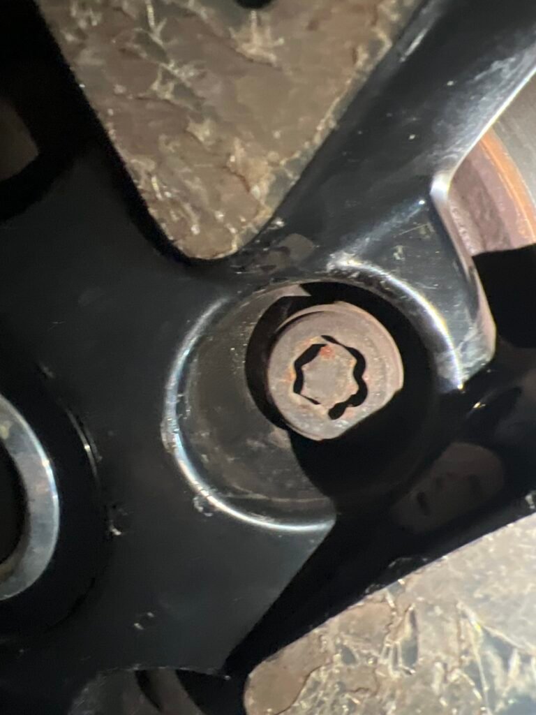 Nissan Qashqai wheel locking nut key replacement