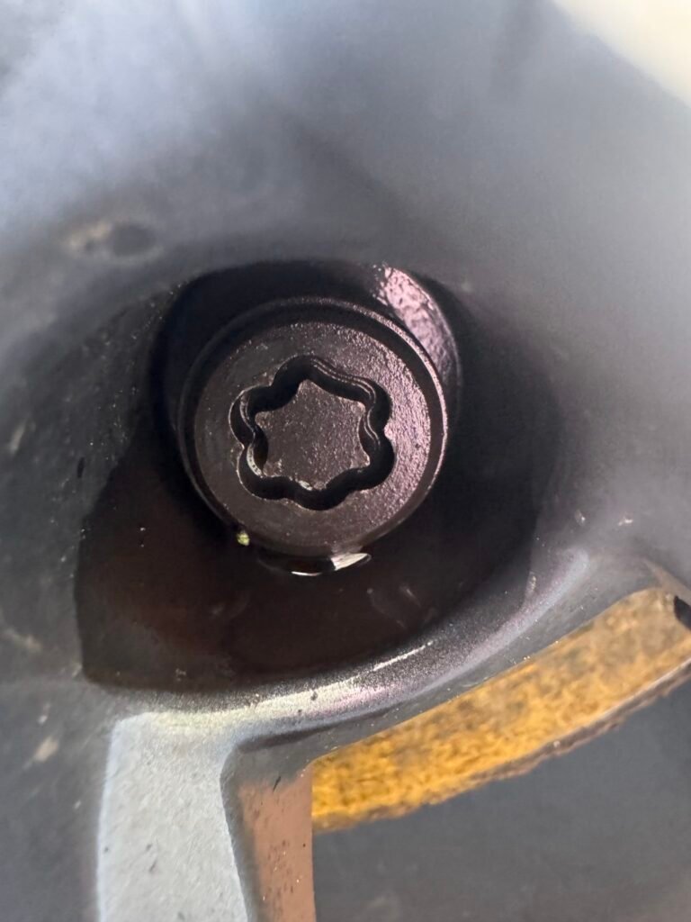 Nissan Qashqai wheel locking nut key replacement