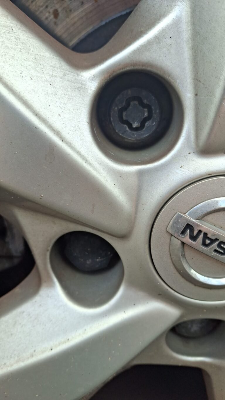 Nissan Qashqai wheel locking nut key replacement