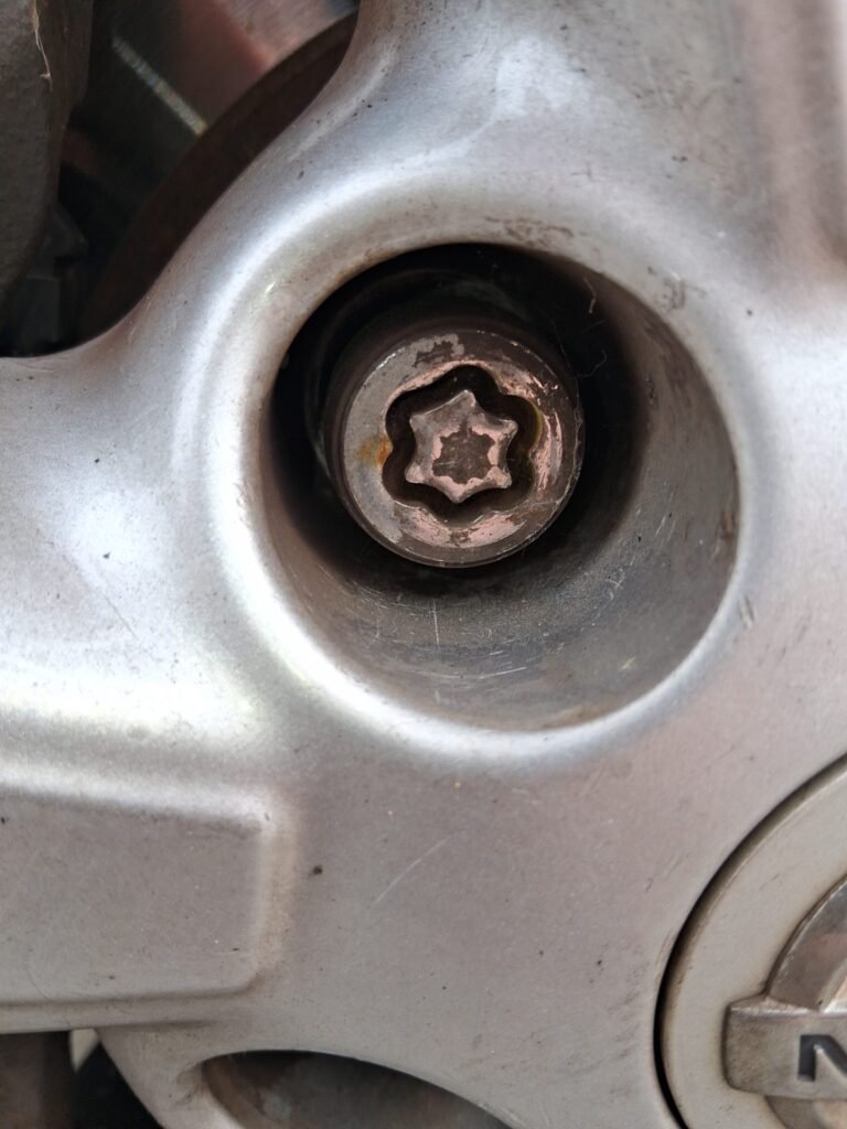 Nissan Qashqai wheel locking nut key replacement