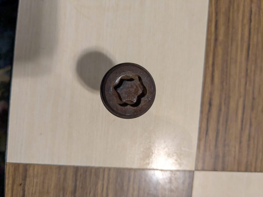 Nissan Qashqai wheel locking nut key replacement
