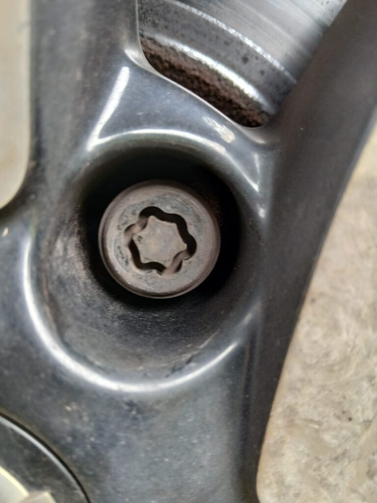 nissan qashqai wheel locking nut key replacement