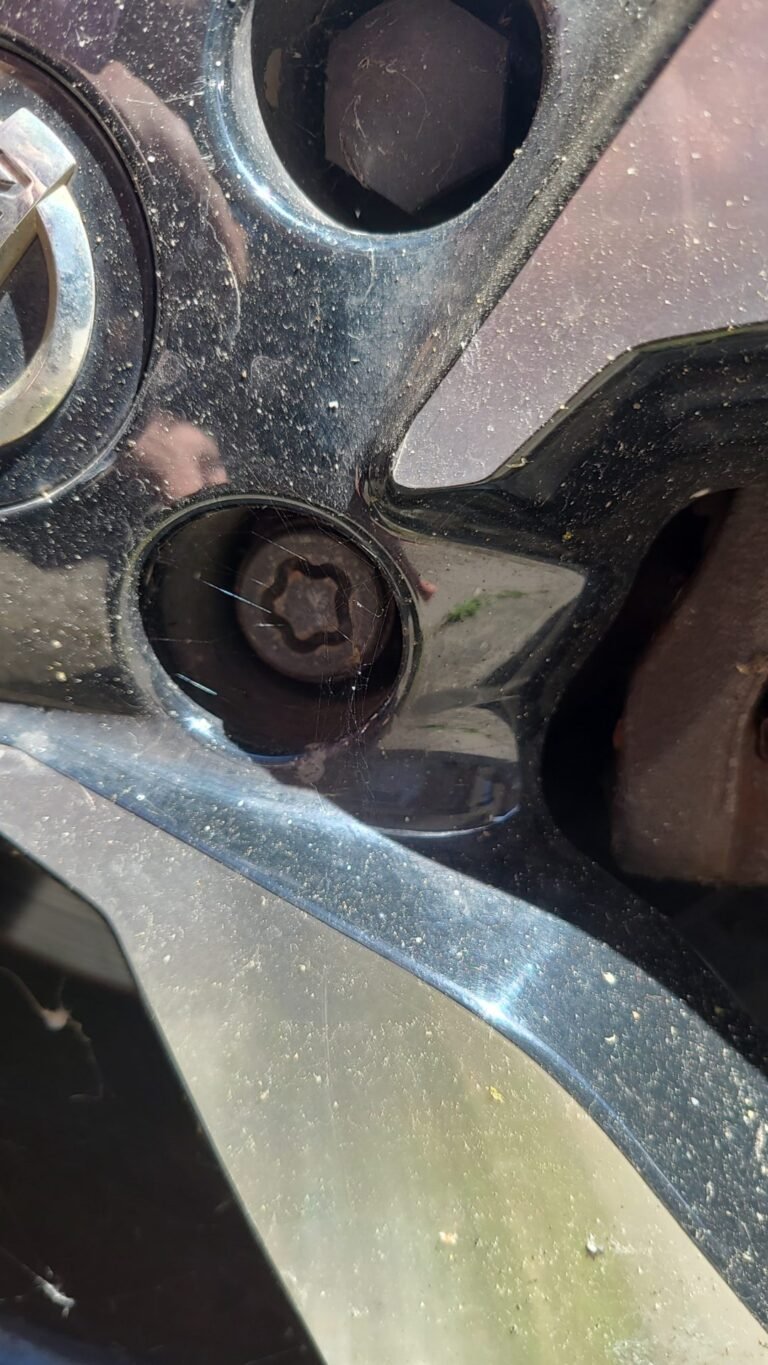 Nissan Qashqai wheel locking nut key replacement