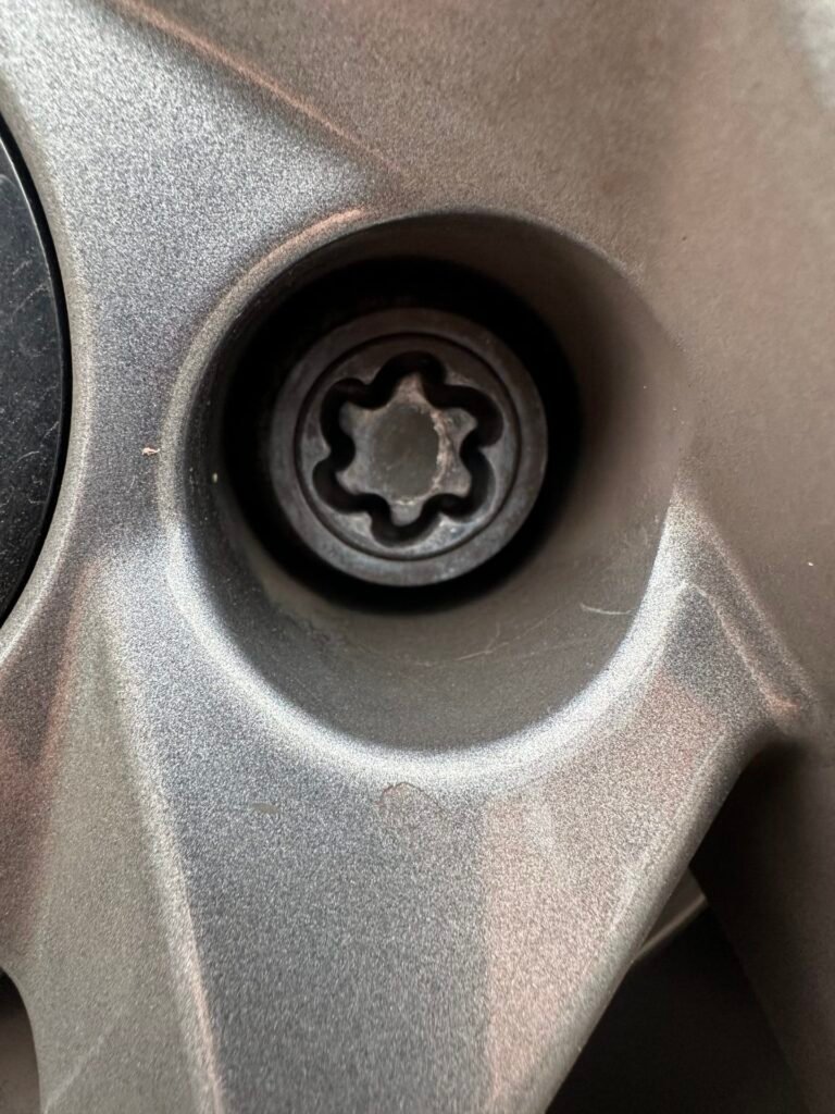Nissan Qashqai wheel locking nut key replacement