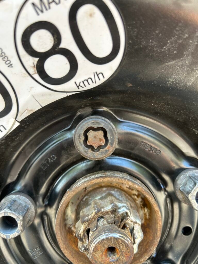 Nissan Qashqai wheel locking nut key replacement