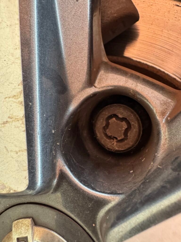 Nissan Qashqai wheel locking nut key replacement