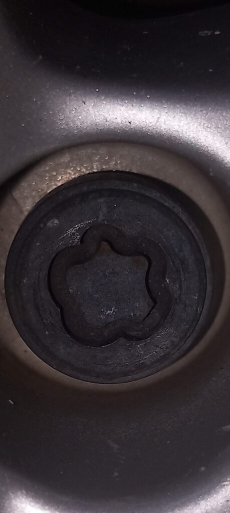 Nissan Quashai wheel locking nut key replacement