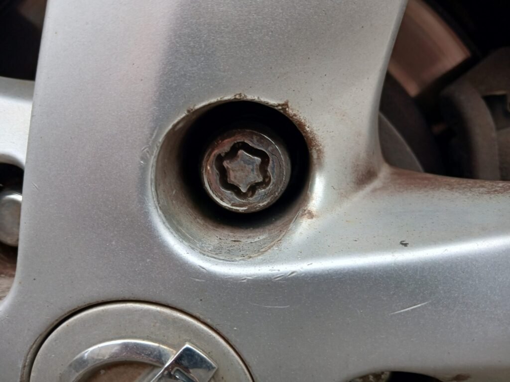 Nissan Quashqai +2 j10 wheel locking nut key replacement