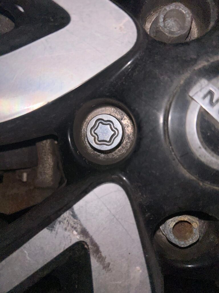 Nissan Quashqai wheel locking nut key replacement