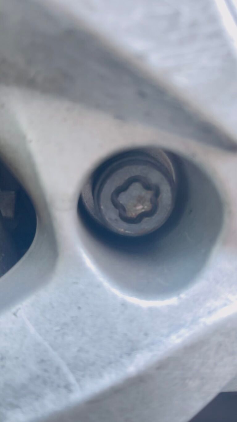 Nissan Quasqai wheel locking nut key replacement