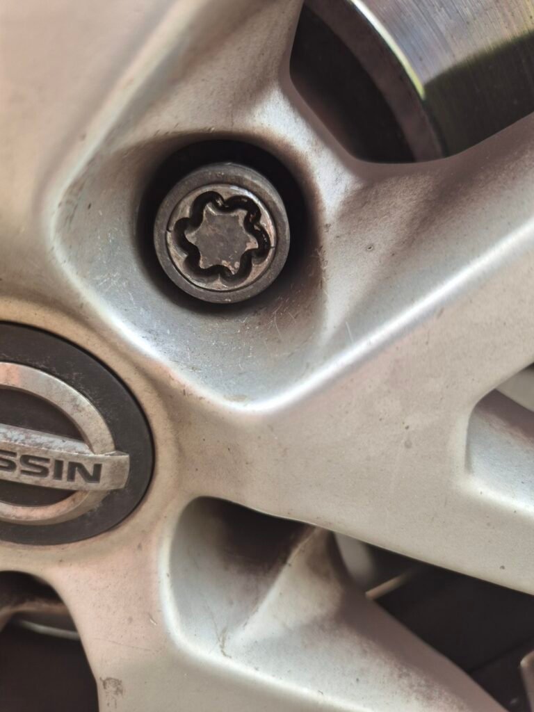 Nissan X trail (T32) wheel locking nut key replacement