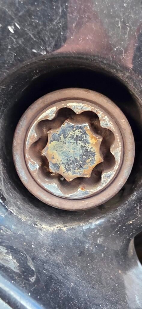 Nissan Xtrail wheel locking nut key replacement