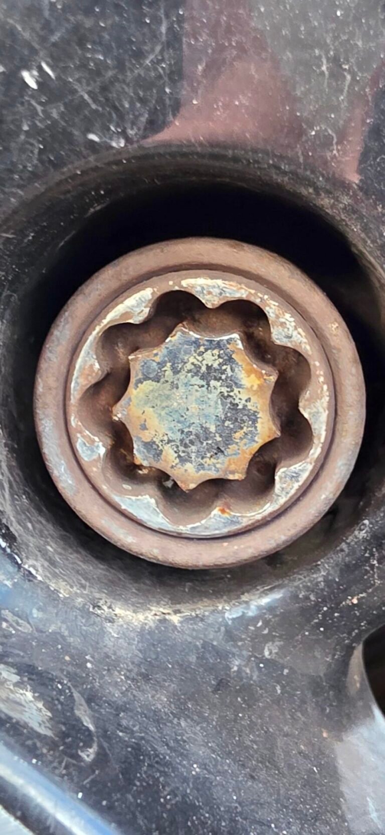 Nissan Xtrail wheel locking nut key replacement