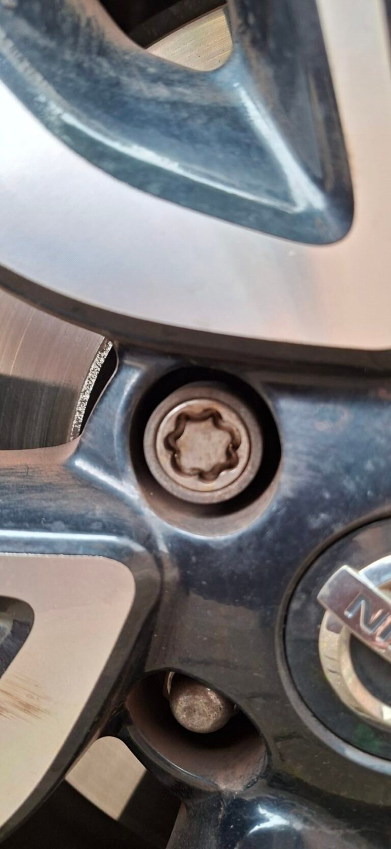 Nissan XTrail wheel locking nut key replacement