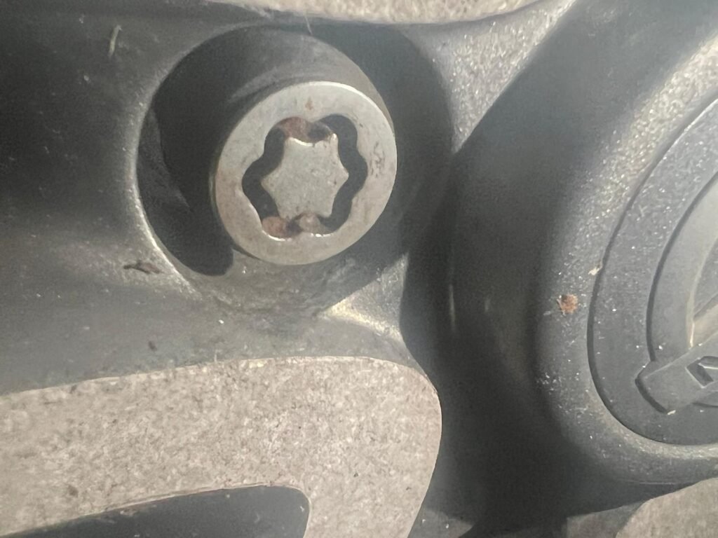 Nissan Juke wheel locking nut