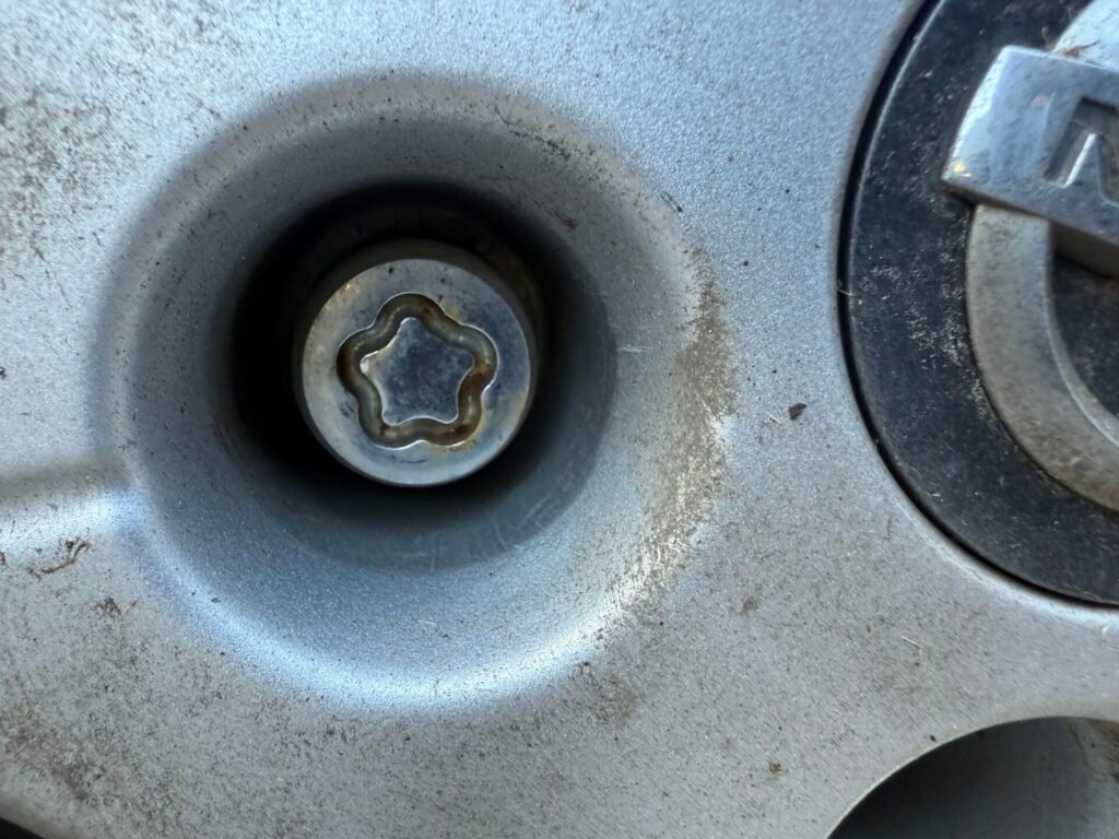 Nissan Leaf wheel nut key replacement
