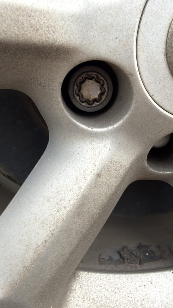 Nissan Navara locking wheel nut