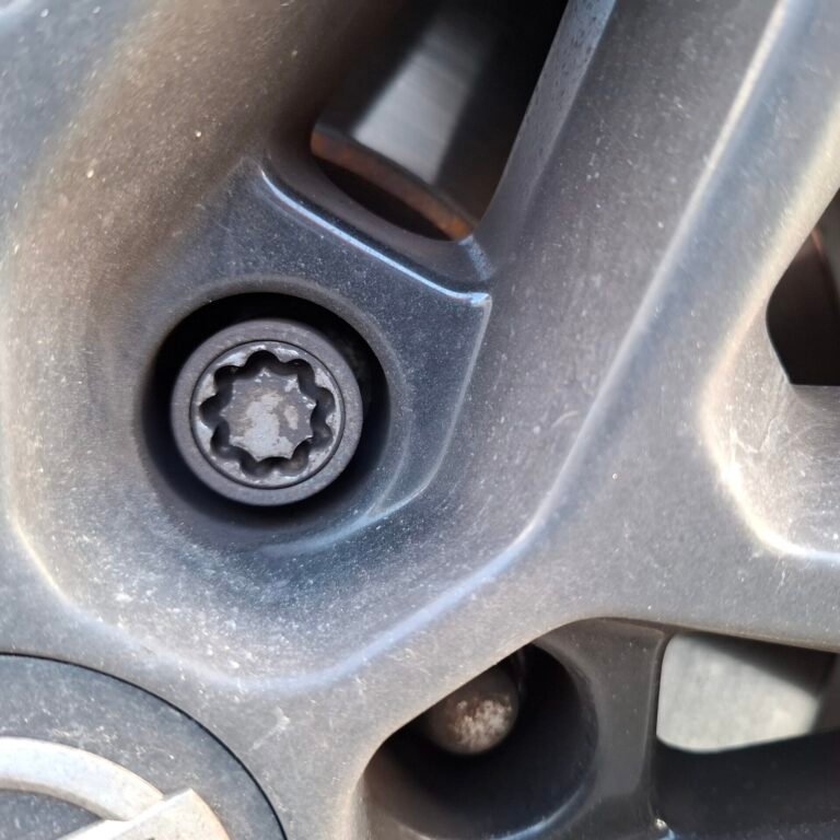 Nissan Navarra wheel nut key replacement