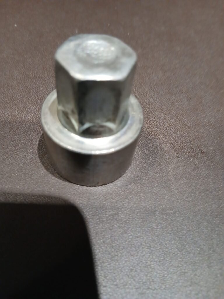 Nissan Qashqai locking wheel nut key