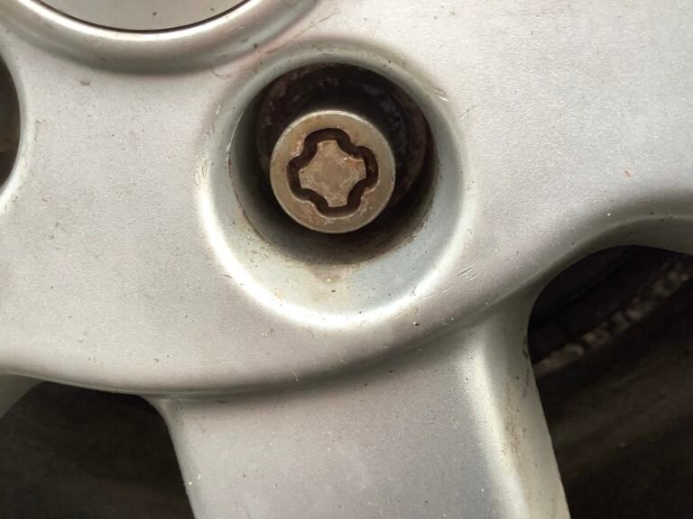 Nissan X trail wheel nut key replacement