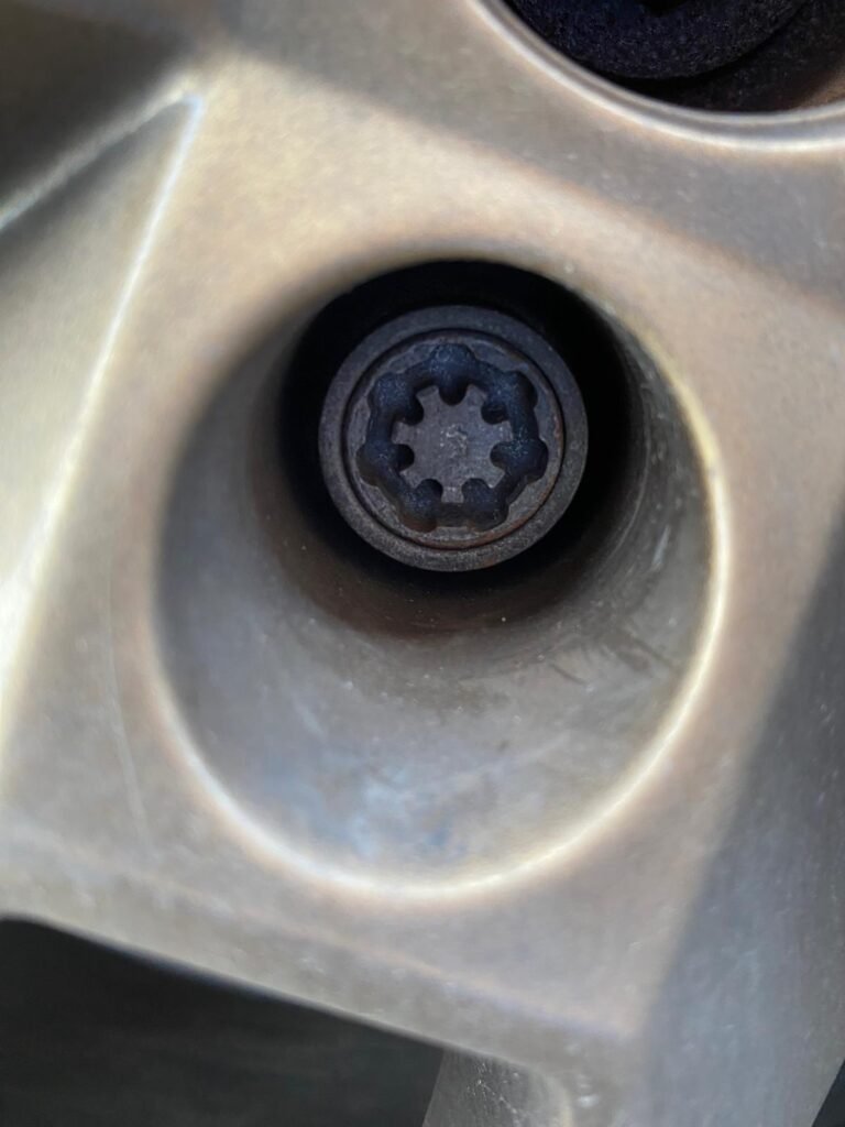 Octavia Vrs wheel locking nut key replacement