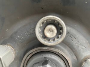 Opel Astra J wheel locking nut key replacement