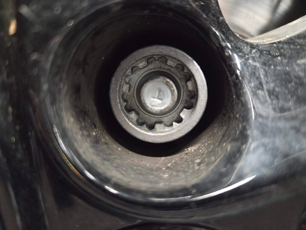 Opel Astra wheel locking nut key replacement