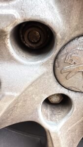 Peugeot 208 wheel locking nut key replacement