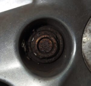 Peugeot 208 wheel locking nut key replacement