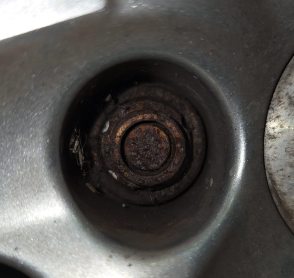 Peugeot 208 wheel locking nut key replacement