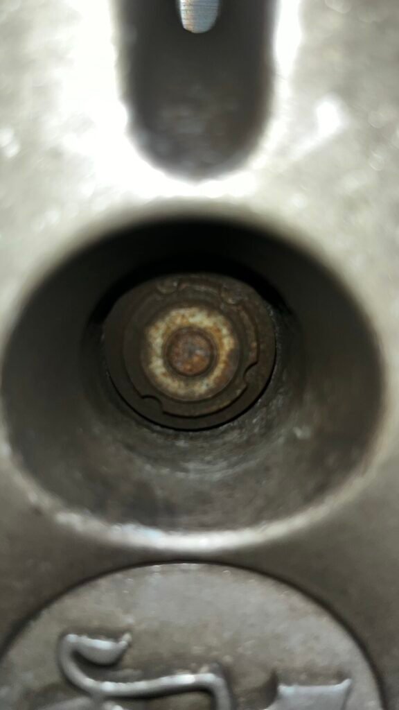 Peugeot 5008 2011 wheel locking nut key replacement