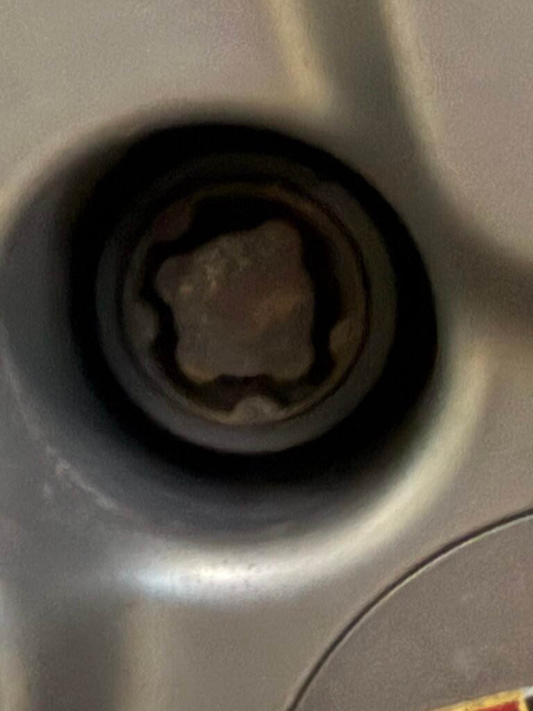 Porsche macan 2016 wheel locking nut key replacement