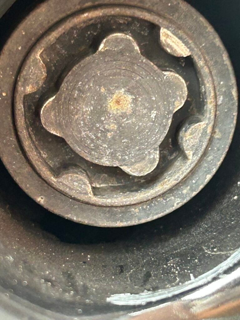 Porsche 718 boxster wheel locking nut key replacement