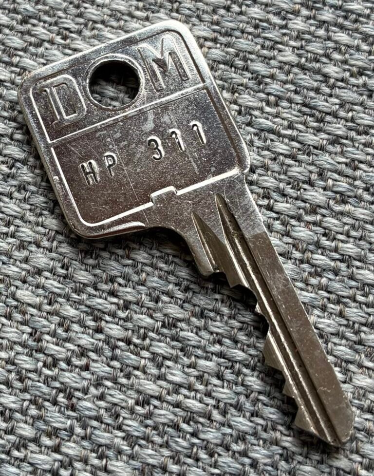 Porsche 928S4 wheel locking nut key replacement