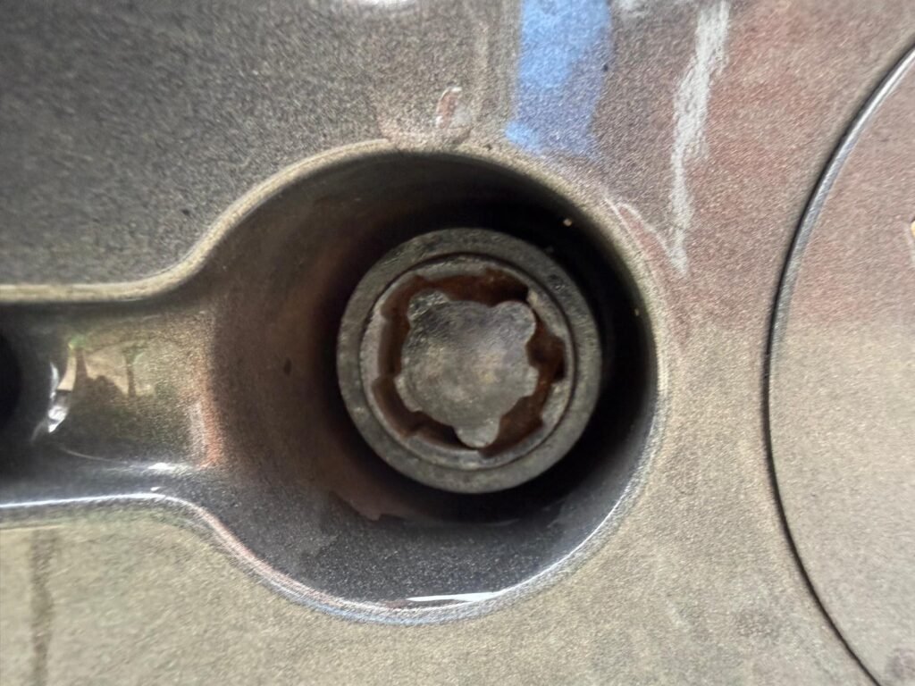 Porsche Cayenne wheel locking nut key replacement
