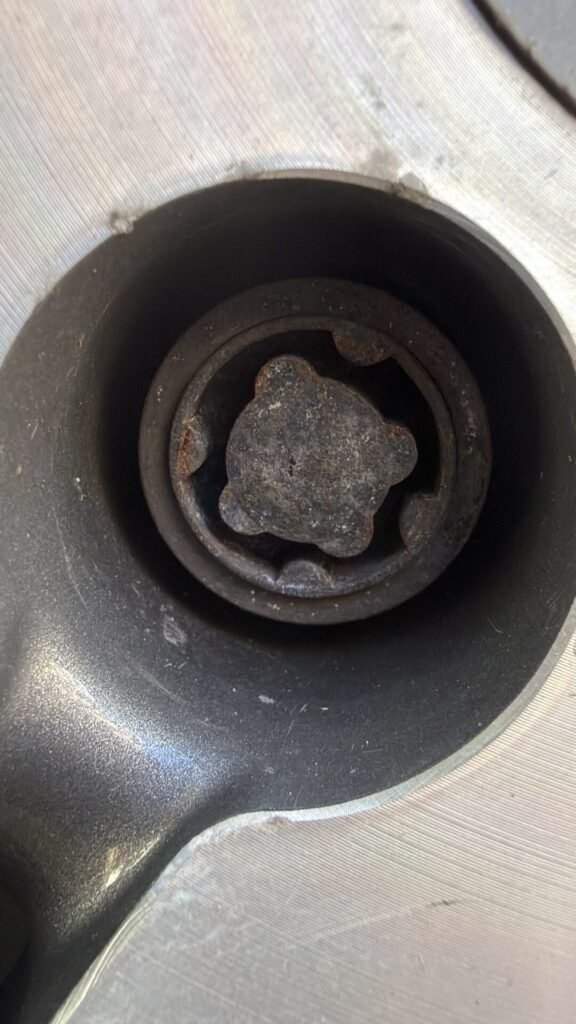 Porsche Cayenne wheel locking nut key replacement