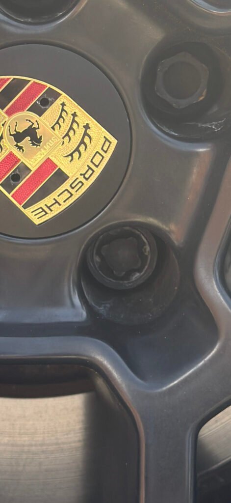 Porsche Macan GTS wheel locking nut key replacement
