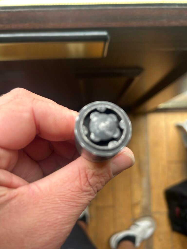 Porsche Macan wheel locking nut key replacement