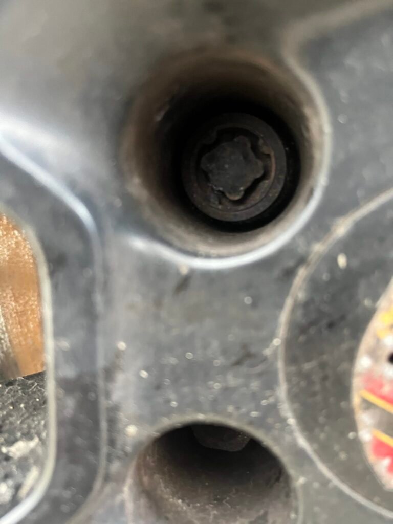 Porsche Macan wheel locking nut key replacement