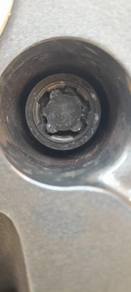 Porsche Macan wheel locking nut key replacement