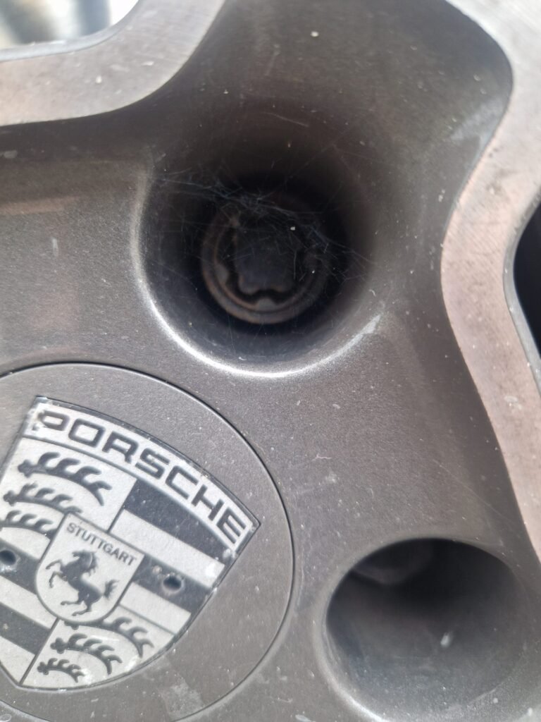 Porsche Macan wheel locking nut key replacement